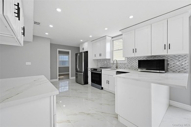 Welcome To 10 Curlin Lane, A Completely Gut-Renovated 4 Bedroom - photo 6