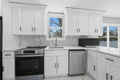 Welcome To 10 Curlin Lane, A Completely Gut-Renovated 4 Bedroom - photo 7