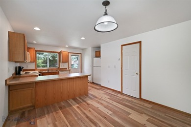 Welcome to 625 N 5th Ave Unit V! This refreshed, move-in ready - photo 10