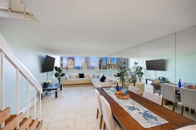 Rarely available high-floor split-level townhouse style living - photo 3