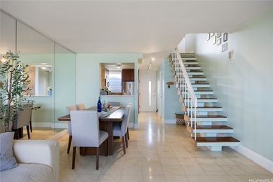 Rarely available high-floor split-level townhouse style living - photo 8