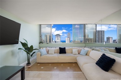 Rarely available high-floor split-level townhouse style living - photo 10