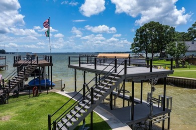 Welcome to your dream waterfront retreat on beautiful Cedar - photo 2
