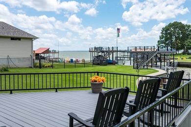 Welcome to your dream waterfront retreat on beautiful Cedar - photo 8