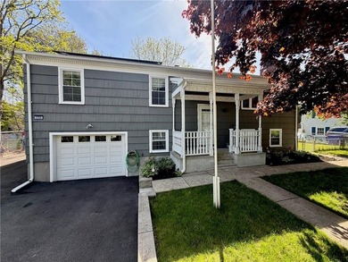 THIS HOME IS PERFECT!- METICULOUSLY MAINTAINED - BEAUTIFUL - photo 1