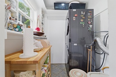 Welcome to 260 5th Street - a beautifully maintained 4-bedroom - photo 12