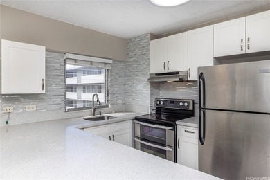 Enjoy the ideal blend of convenience & comfort in this inviting - photo 4