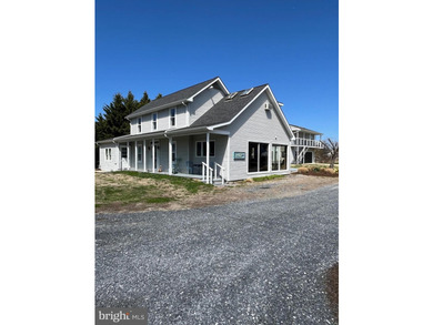 Located minutes from St. Michaels this waterfront property is a - photo 2