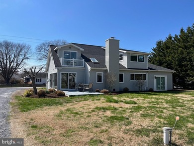 Located minutes from St. Michaels this waterfront property is a - photo 3