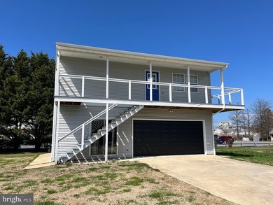 Located minutes from St. Michaels this waterfront property is a - photo 4
