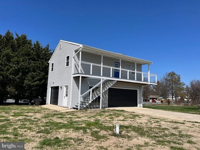 Located minutes from St. Michaels this waterfront property is a - photo 5