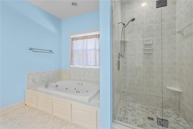 Beautiful 4-bedroom brick home on a large, private lot in the - photo 25