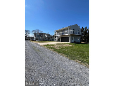 Located minutes from St. Michaels this waterfront property is a - photo 6