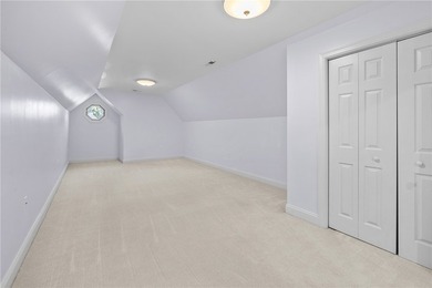 Beautiful 4-bedroom brick home on a large, private lot in the - photo 34