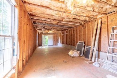 Beautiful 4-bedroom brick home on a large, private lot in the - photo 37