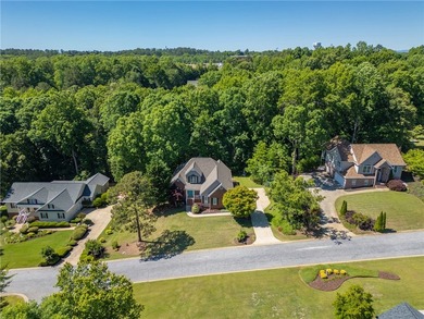 Beautiful 4-bedroom brick home on a large, private lot in the - photo 40