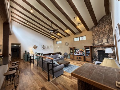 Beautiful getaway in Angel Fire only 1.7 mi from the ski base - photo 4