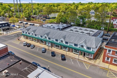 Rare mixed-use investment opportunity in the highly desirable - photo 4