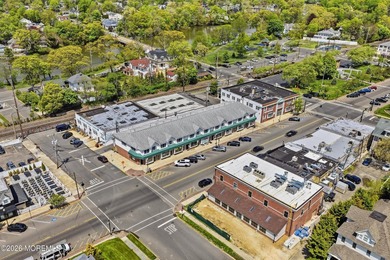 Rare mixed-use investment opportunity in the highly desirable - photo 5