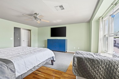 Rare mixed-use investment opportunity in the highly desirable - photo 7