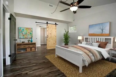 Charming 3-bedroom, 2-bath home located in the gated Hide A Way - photo 4
