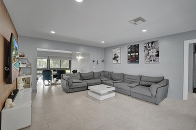 Stunning 3-bedroom, 2-bath unit with beautiful lake views from - photo 1