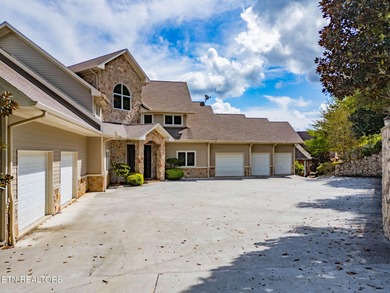 Spectacular lakefront living with all the room inside and out - - photo 12