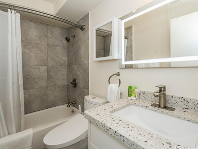 Beautifully renovated in 2018, this spacious 2-bedroom, 2-bath - photo 13