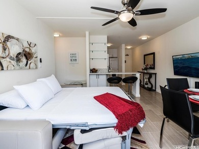 Beautifully renovated in 2018, this spacious 2-bedroom, 2-bath - photo 14