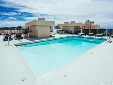 Beautifully renovated in 2018, this spacious 2-bedroom, 2-bath - photo 17