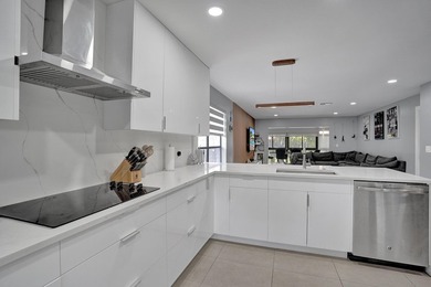 Stunning 3-bedroom, 2-bath unit with beautiful lake views from - photo 7