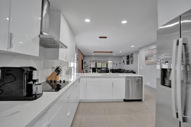 Stunning 3-bedroom, 2-bath unit with beautiful lake views from - photo 8