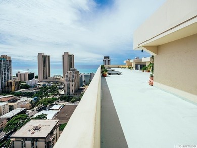 Beautifully renovated in 2018, this spacious 2-bedroom, 2-bath - photo 19