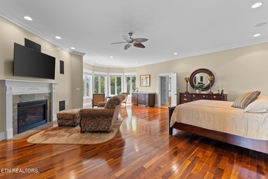 Spectacular lakefront living with all the room inside and out - - photo 19