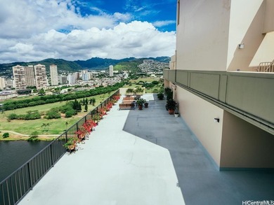 Beautifully renovated in 2018, this spacious 2-bedroom, 2-bath - photo 20