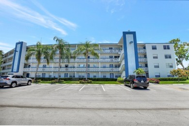 Lake Condo For Sale in Boca Raton, Florida