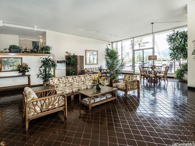 Beautifully renovated in 2018, this spacious 2-bedroom, 2-bath - photo 23