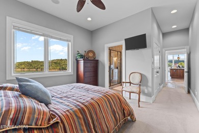 Spectacular lakefront living with all the room inside and out - - photo 36