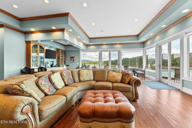 Spectacular lakefront living with all the room inside and out - - photo 51