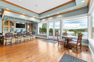 Spectacular lakefront living with all the room inside and out - - photo 52