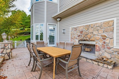Spectacular lakefront living with all the room inside and out - - photo 59