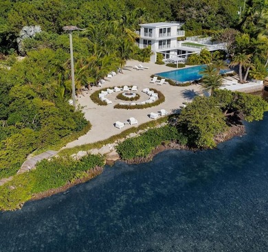 A Secluded Waterfront Paradise in the Heart of the Florida Keys - photo 1