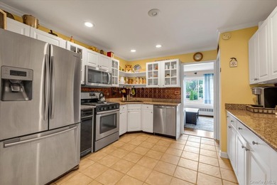Spacious East Islip Split-Level Home! This well-maintained - photo 3