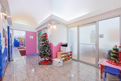 Exceptional opportunity to acquire a well-maintained, elevator - photo 21