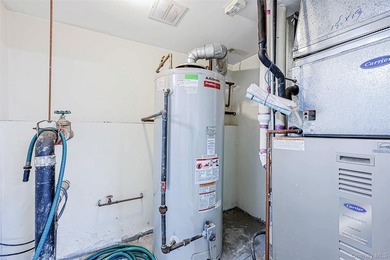 Exceptional opportunity to acquire a well-maintained, elevator - photo 37