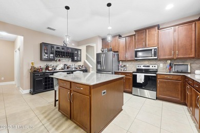 New Roof!! This beautifully maintained 5-bedroom, 3-bath home - photo 8