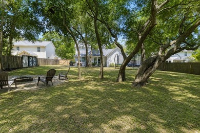 Located in the desirable Fenwick Hills subdivision, this - photo 2