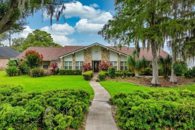 Lake Orlando Home For Sale in Orlando Florida