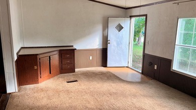 Spacious 4-bedroom, 2-bathroom mobile home nestled on a - photo 5