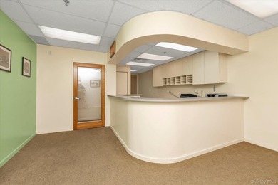 Discover an exceptional opportunity to acquire a 1,600 square - photo 3